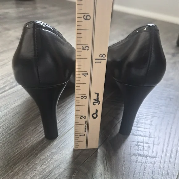 Apostrophe Black Leather Peep Toe Heels - Perforated Detail - 7.5M - Picture 6 of 6